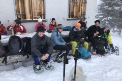 Bei der Hütte angekommen nach 500 Höhenmetern Aufstieg. Bei einigen der Höchste Punkt, bei anderen ....